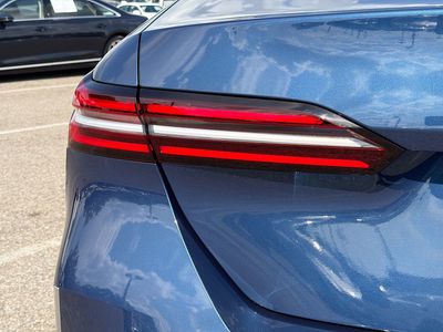 2026 BMW 5 Series — photo 10 view