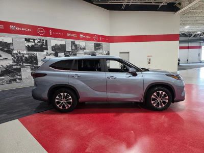 2024 Toyota Highlander — side profile view