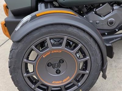 2025 Can-Am Canyon Redrock - Photo 9