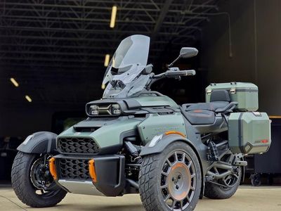 2025 Can-Am Canyon Redrock - Photo 1