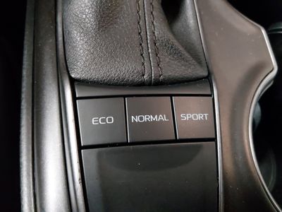 2024 Toyota Camry — photo 17 view