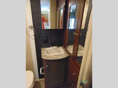 2018 Dutchmen RV Coleman — photo 16 view