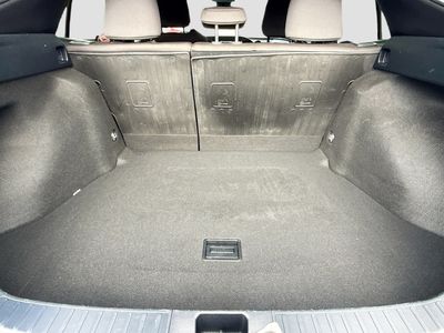2022 Toyota Prius — photo 12 view
