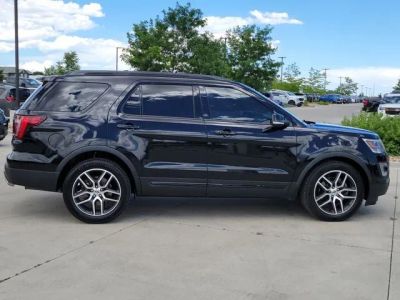 2017 Ford Explorer — side profile view