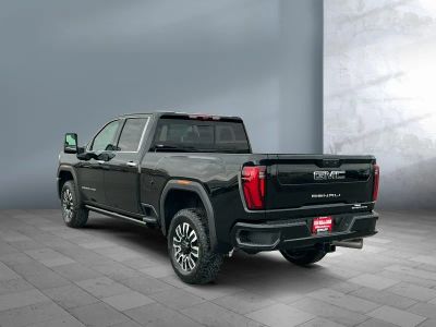2026 GMC Sierra 3500HD - Photo 4
