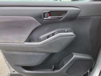 2023 Toyota Highlander — photo 26 view
