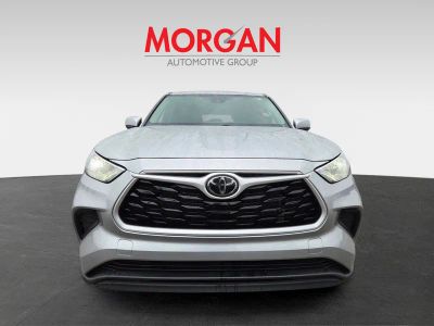 2023 Toyota Highlander — photo 8 view