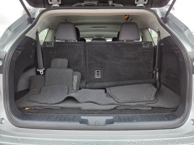 2023 Toyota Highlander — photo 16 view