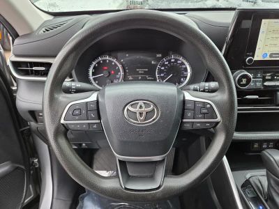 2023 Toyota Highlander — photo 28 view