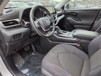 2023 Toyota Highlander — photo 25 view