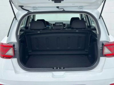 2025 Hyundai Venue - Photo 15