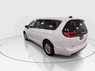 2025 Chrysler Pacifica - Photo 5