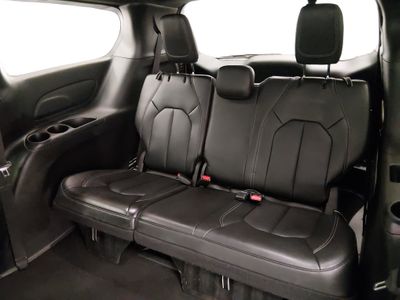 2025 Chrysler Pacifica - Photo 17