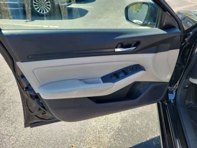 2025 Nissan Altima — photo 7 view