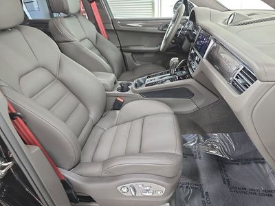 2025 Porsche Macan - Photo 27