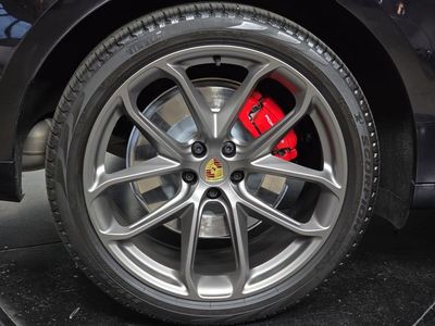 2025 Porsche Macan - Photo 29