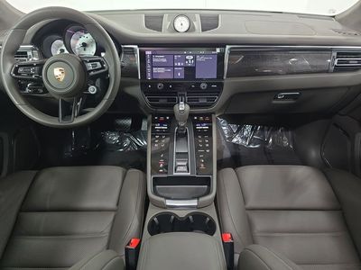 2025 Porsche Macan - Photo 13