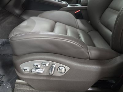 2025 Porsche Macan - Photo 23