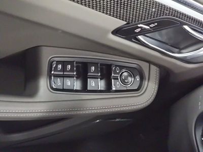 2025 Porsche Macan - Photo 21