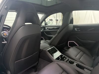 2021 Porsche Panamera - Photo 19