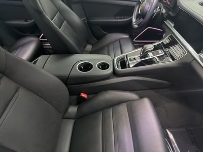 2021 Porsche Panamera - Photo 30