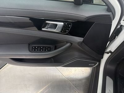 2021 Porsche Panamera - Photo 18