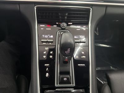 2021 Porsche Panamera - Photo 36