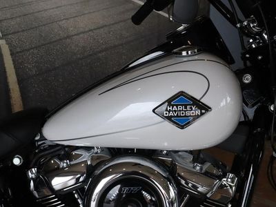 2025 Harley-Davidson FLHC - Heritage Classic - Photo 13
