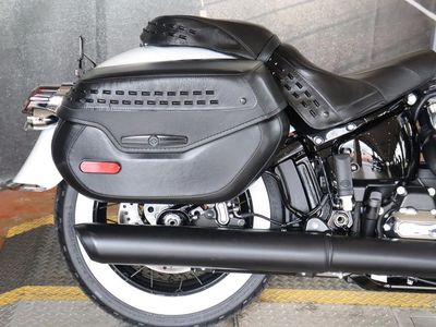 2025 Harley-Davidson FLHC - Heritage Classic - Photo 15
