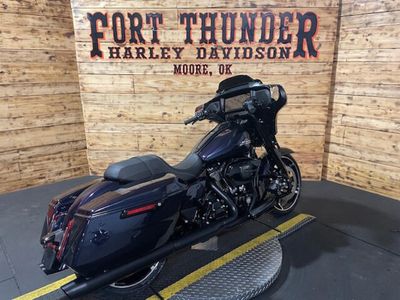 2025 Harley-Davidson FLHX - Street Glide — engine compartment view