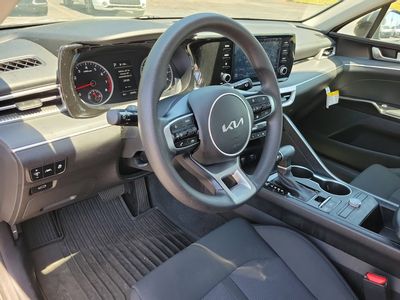 2023 Kia K5 - Photo 3