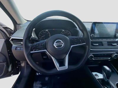 2022 Nissan Altima — photo 8 view