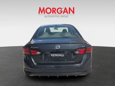 2022 Nissan Altima — detail view
