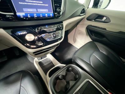 2024 Chrysler Pacifica — photo 22 view