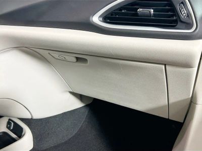 2024 Chrysler Pacifica — photo 31 view