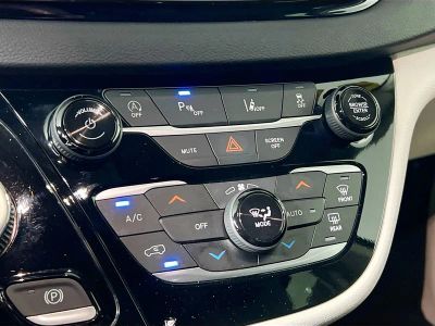2024 Chrysler Pacifica — photo 23 view