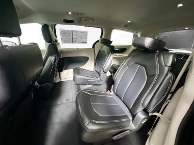 2024 Chrysler Pacifica — photo 25 view