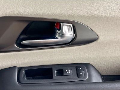 2024 Chrysler Pacifica — photo 28 view