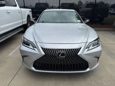 2019 Lexus ES - Photo 3