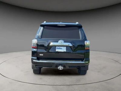 2016 Toyota 4Runner — detail view