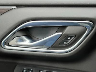 2023 Chevrolet Suburban - Photo 18