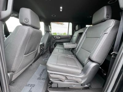 2023 Chevrolet Suburban - Photo 30