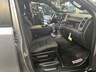 2025 Ram 1500 — photo 8 view
