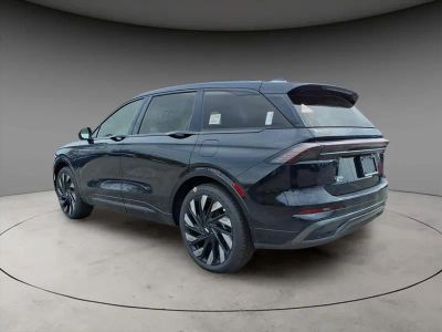 2025 Lincoln Nautilus — rear three-quarter view