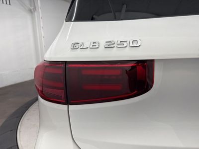 2026 Mercedes-Benz GLB — photo 11 view