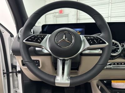2026 Mercedes-Benz GLB — photo 15 view