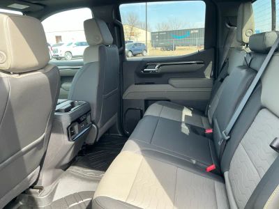 2026 Chevrolet Silverado 1500 — photo 17 view