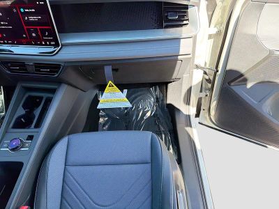 2026 Volkswagen Tiguan — photo 18 view