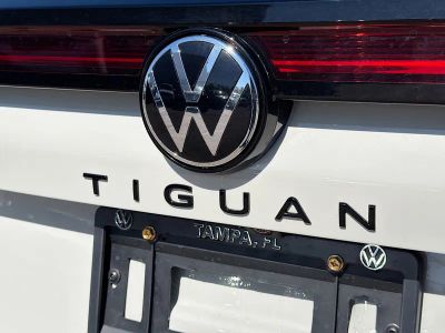 2026 Volkswagen Tiguan — photo 11 view
