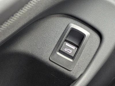 2025 BMW 5 Series — photo 30 view